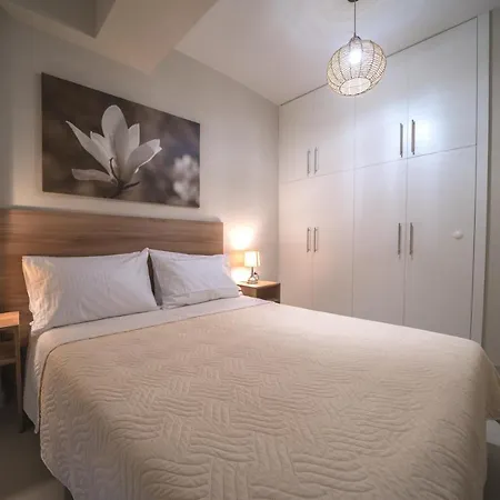 Alma Center Apartment's